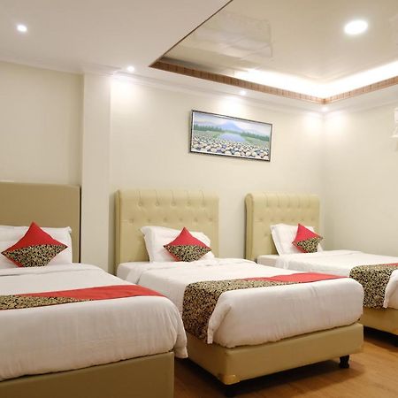 Joyful Hotel Tanjung Pandan Esterno foto